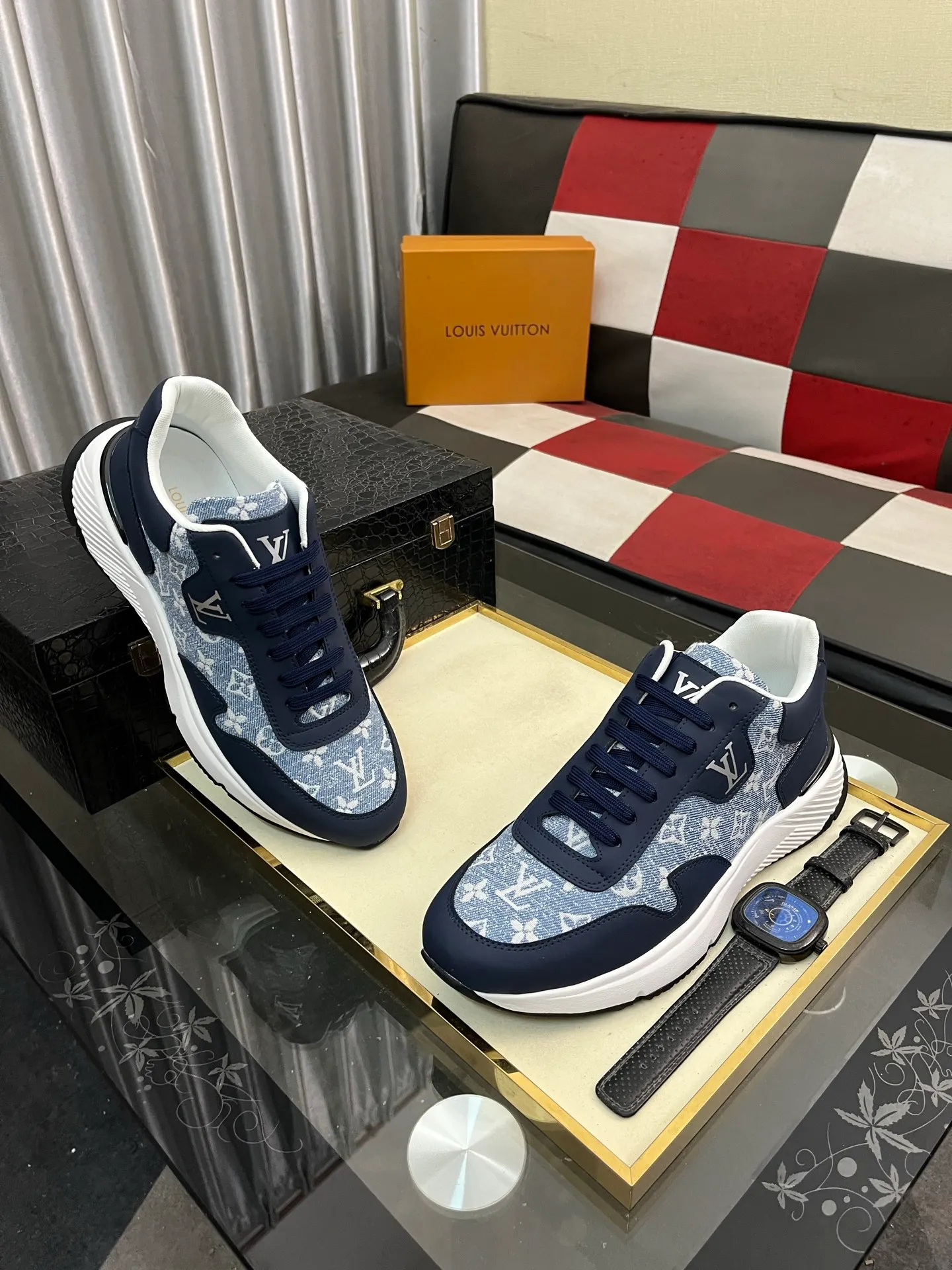 Men's shoes 💰458⌚️⌚️【LOUlS VUlTTON】Louis Vuitton ~ unique and casual style. LV counter purchasing 🏃casual shoes😍😍 are on sale at the men's counter at the same time. Italian imported brands select top-layer Italian cowhide. 🐑Sheepskin lining (refuses to discolor and grind feet) Sole: Original sole specially provided by the original factory 🎬Better in kind Code number: 38-444⃣️Color selection